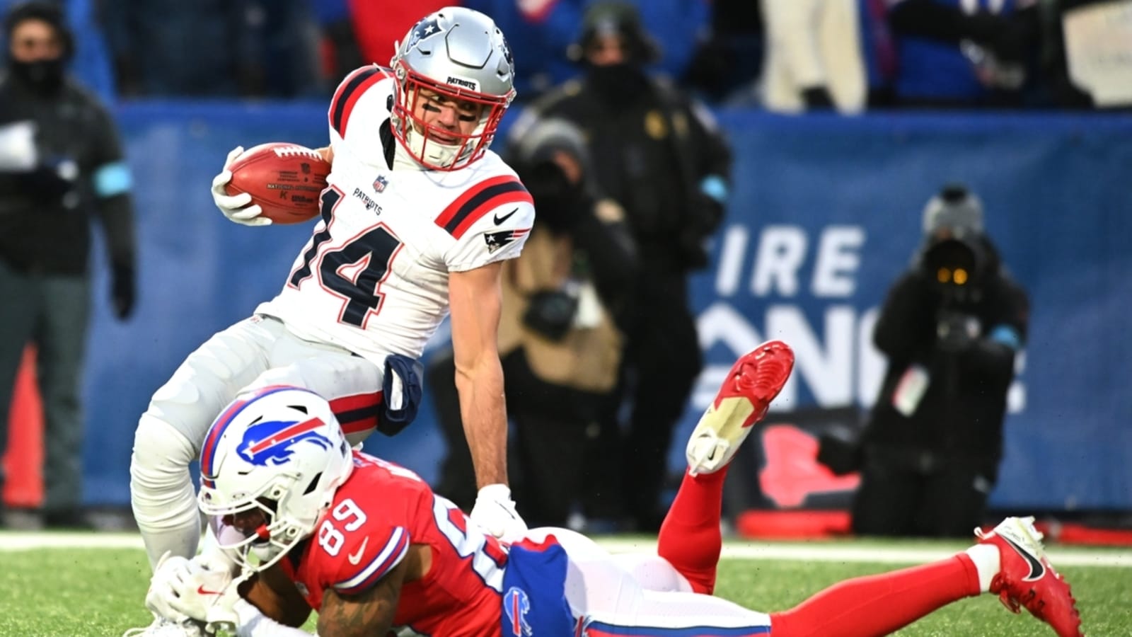 Bills rally from 14 down to stymie Patriots