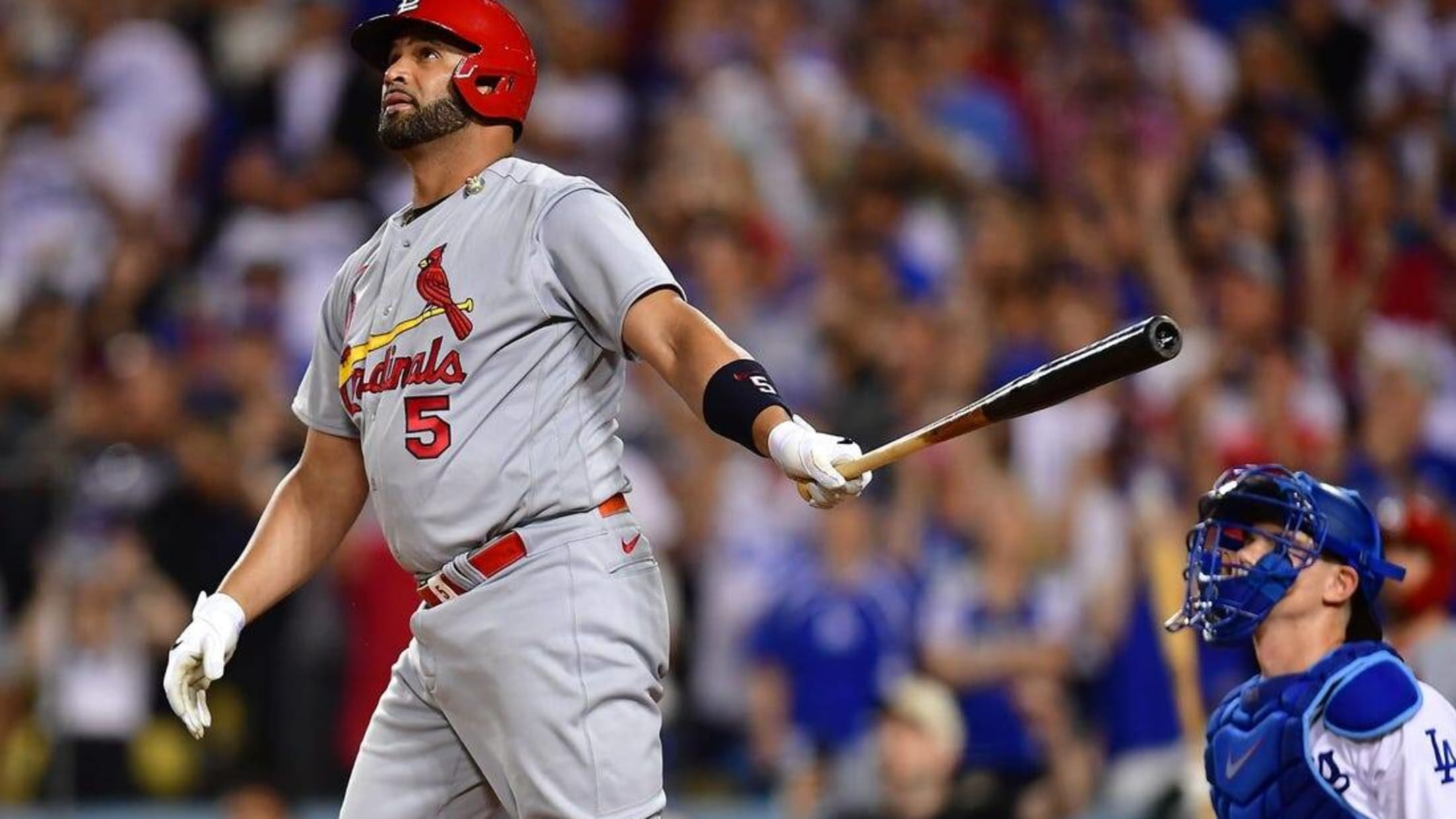 Pujols arrives for Dodgers