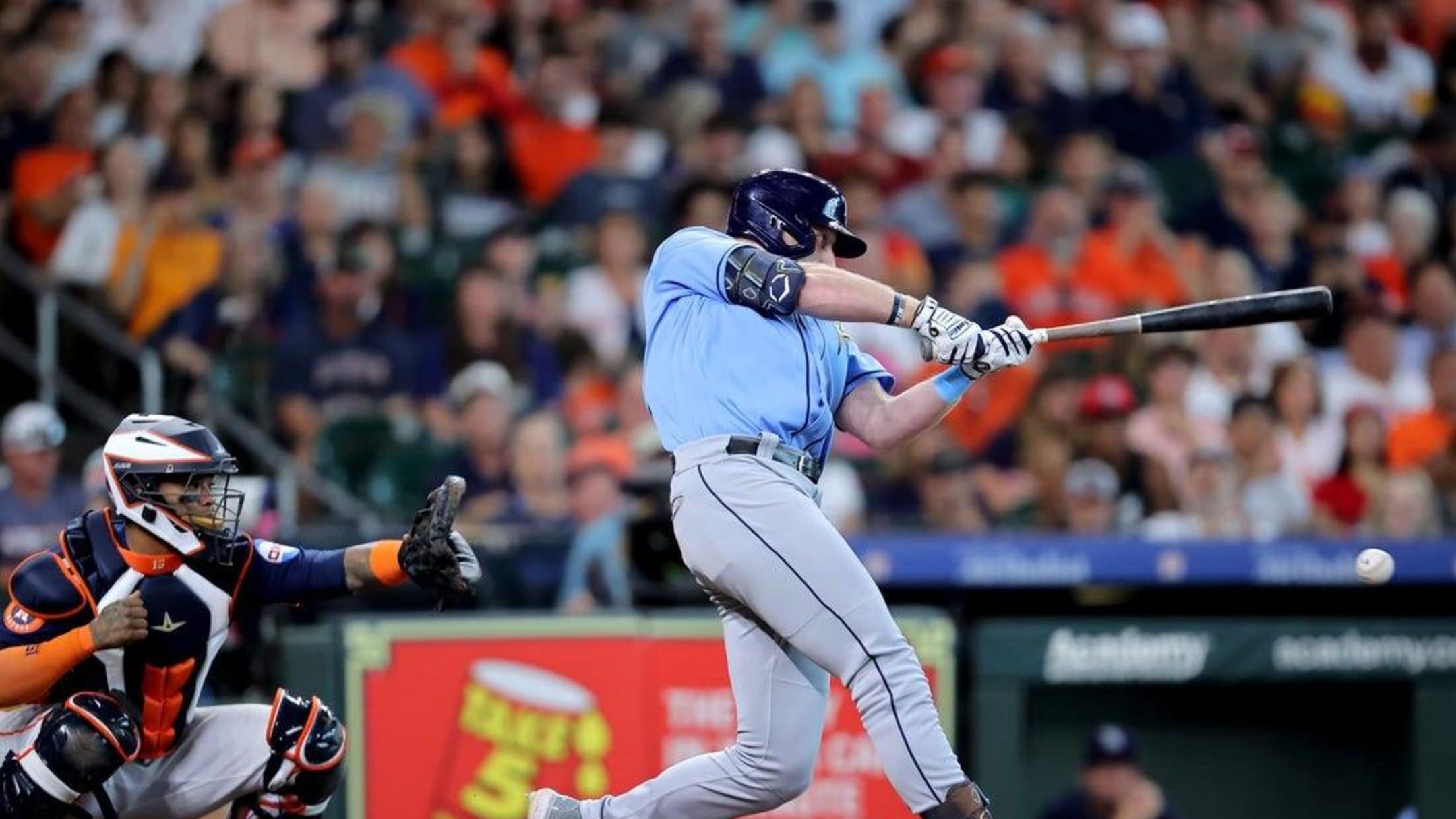 Brandon Lowe, Josh Lowe lead Rays past Astros 8-2