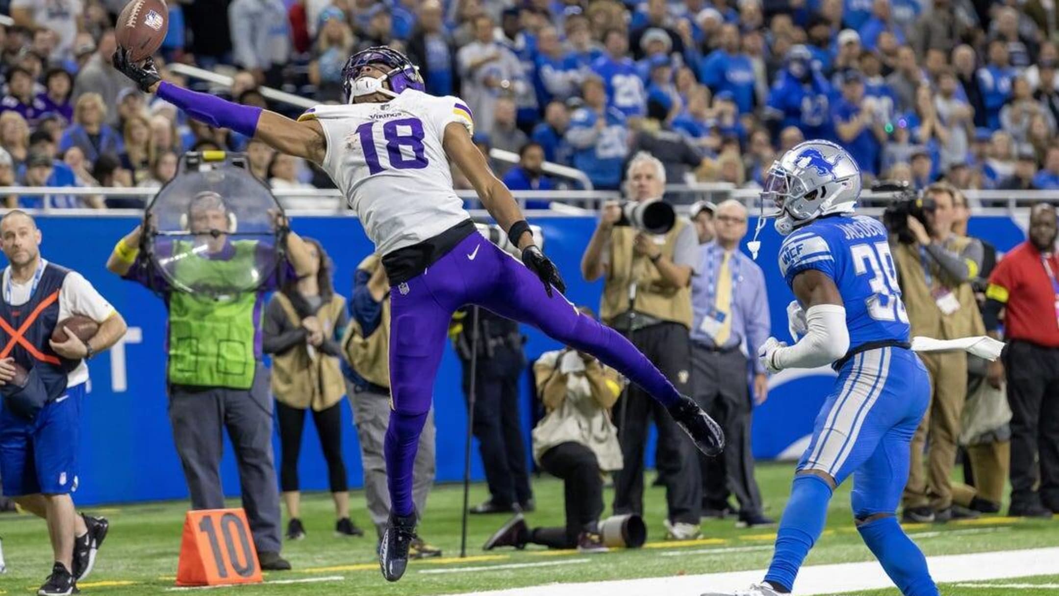 Indianapolis Colts vs. Minnesota Vikings