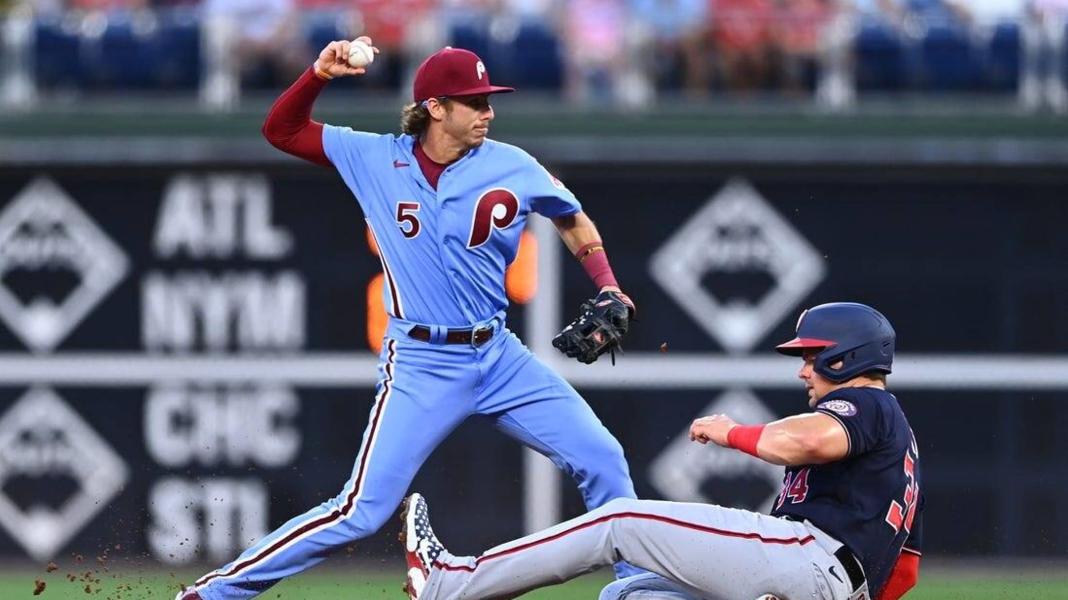 Noah Syndergaard wins Phillies debut in rain-shortened start