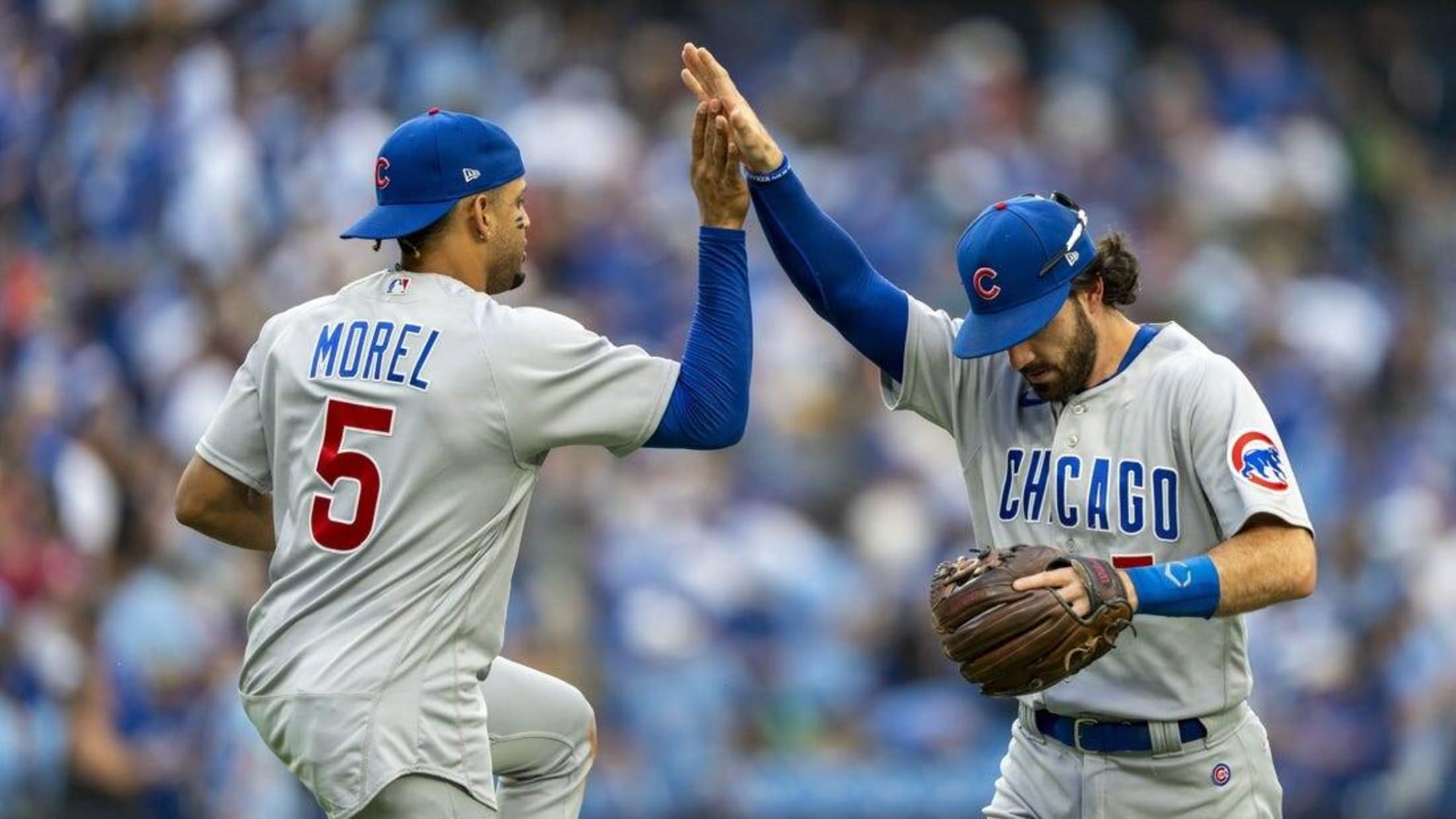 Whit Merrifield helps Toronto Blue Jays beat Chicago White Sox 5-4