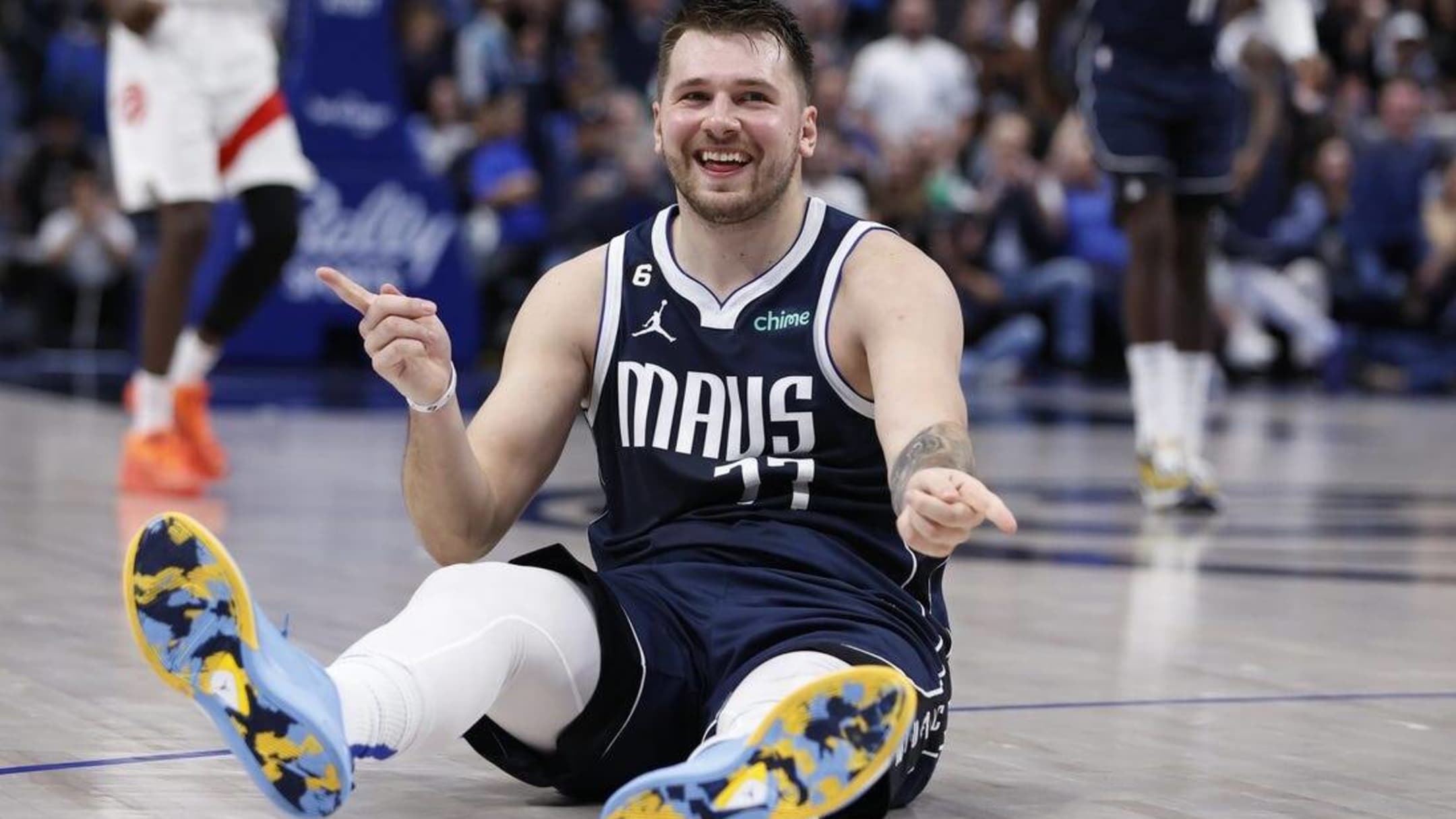 NBA: Doncic triple-double carries Mavs past Warriors