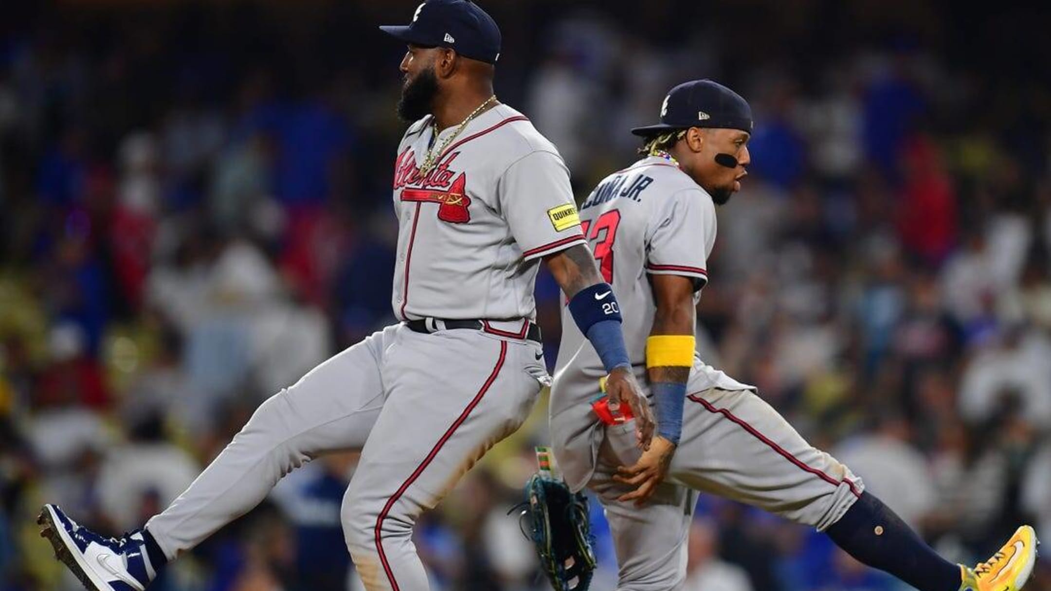 Braves end Reds' winning streak by belting 4 home runs