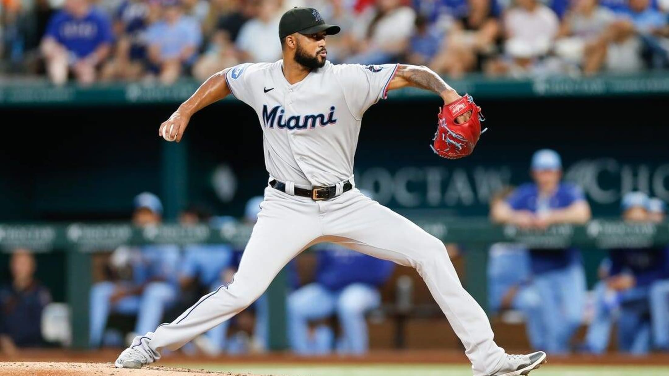 Marlins snap Dodgers' 11-game winning streak