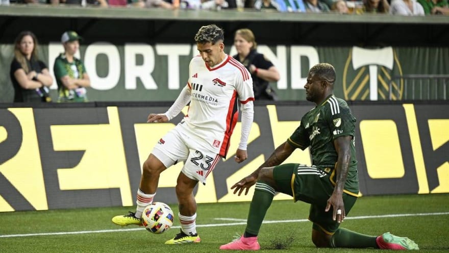 Timbers escape 2-goal hole, overtake 10-man Quakes