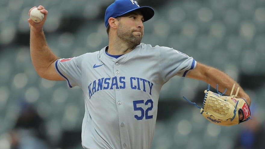 White Sox finally break through vs. Royals, win 2-1