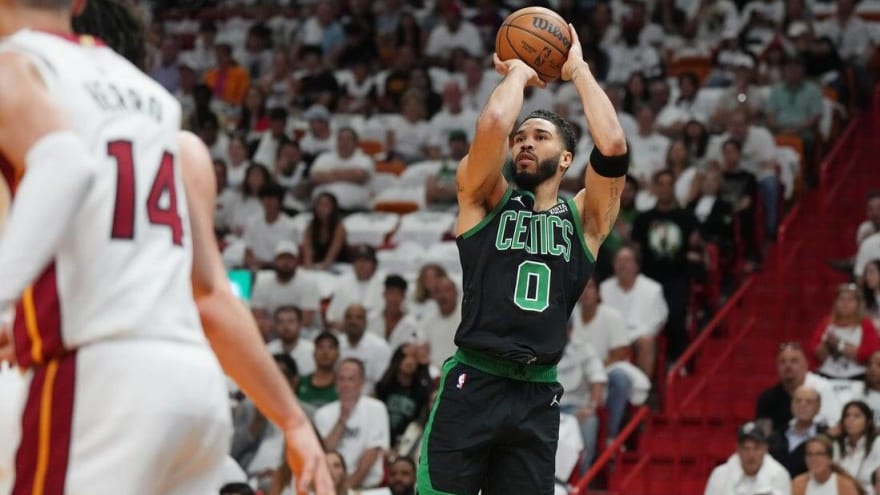 Jayson Tatum, Celtics stifle Heat, take back home-court edge