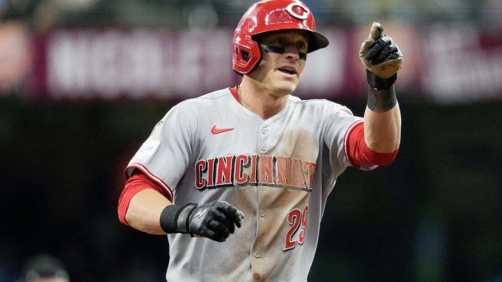 Low-scoring Reds look to repeat offensive onslaught vs. Brewers