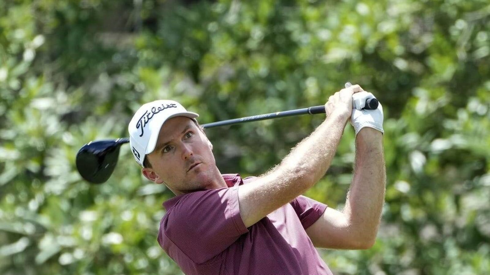 Russell Henley, bogey-free through two rounds, leads Mayakoba