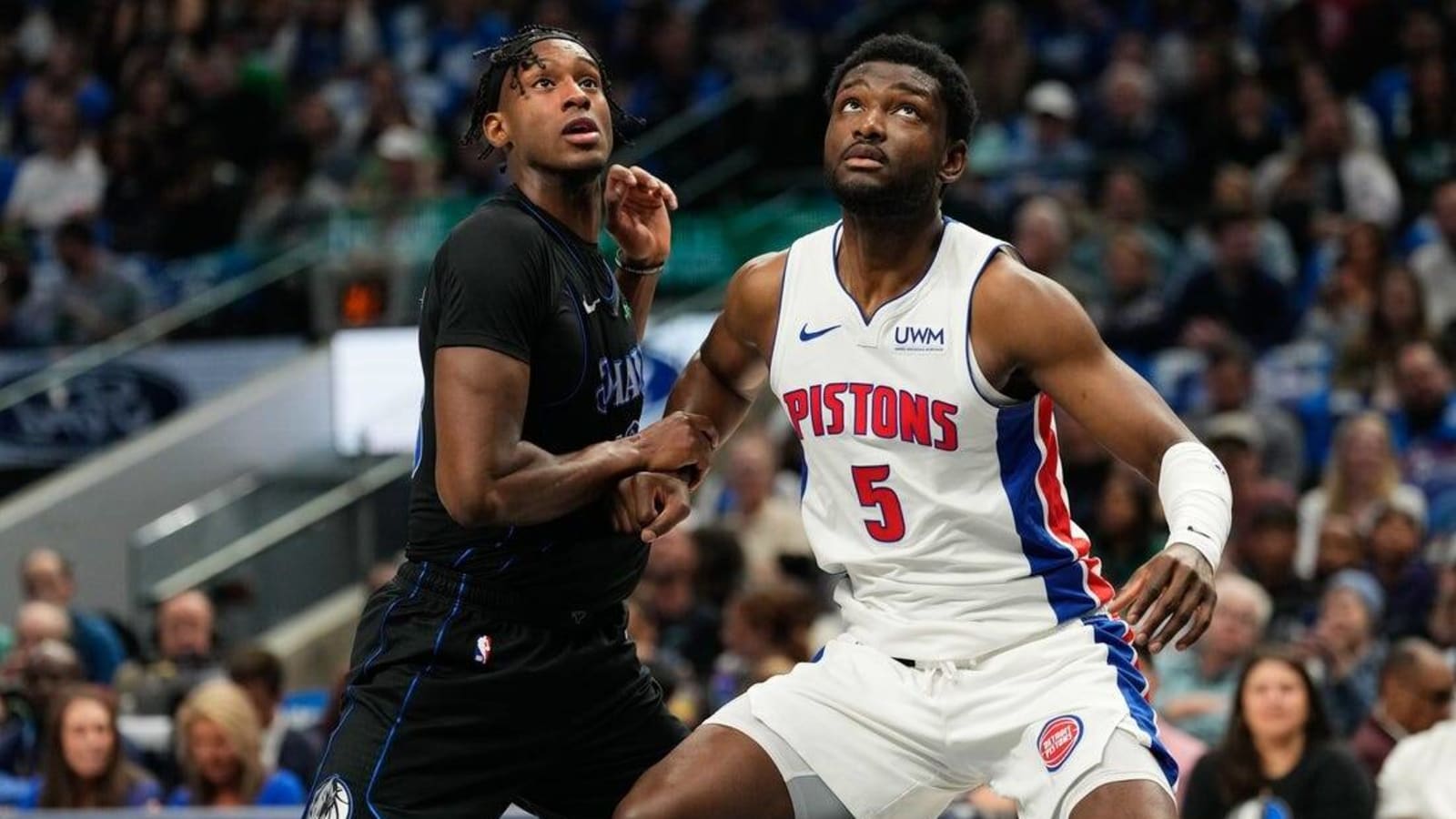 Pistons surprise Mavericks, snap 6-game losing skid