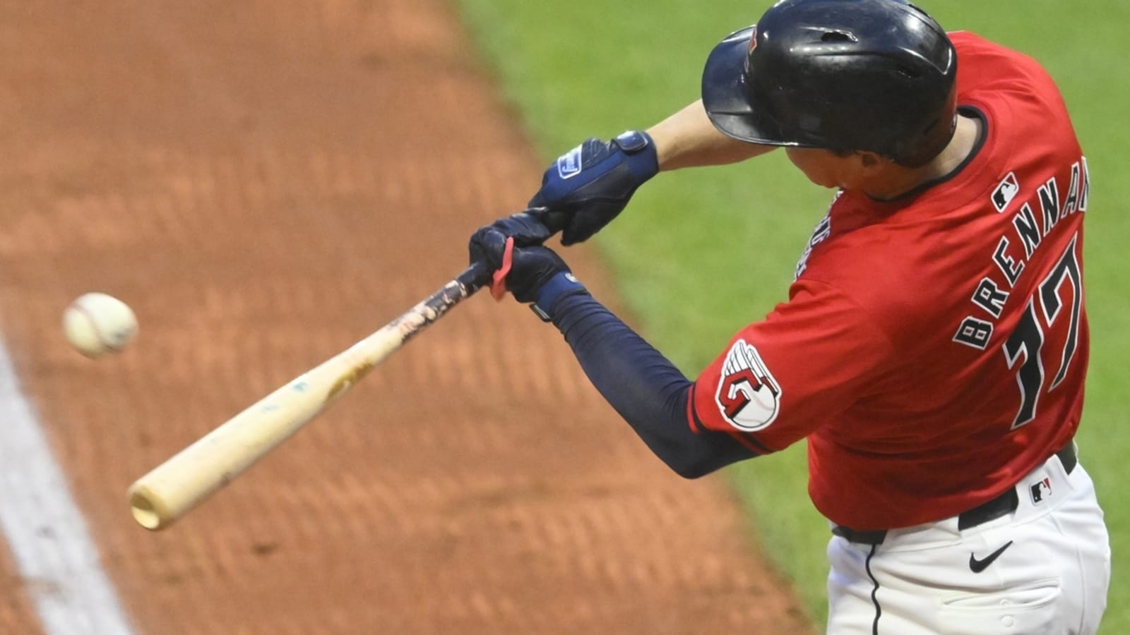 Guardians lock up first-round bye by beating Reds