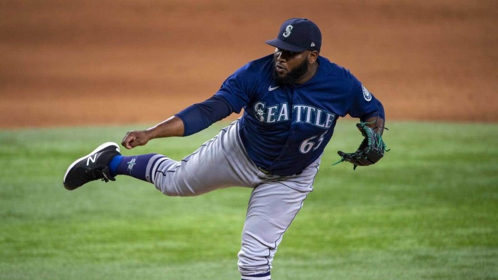 Mariners reinstate Diego Castillo, Dylan Moore from IL