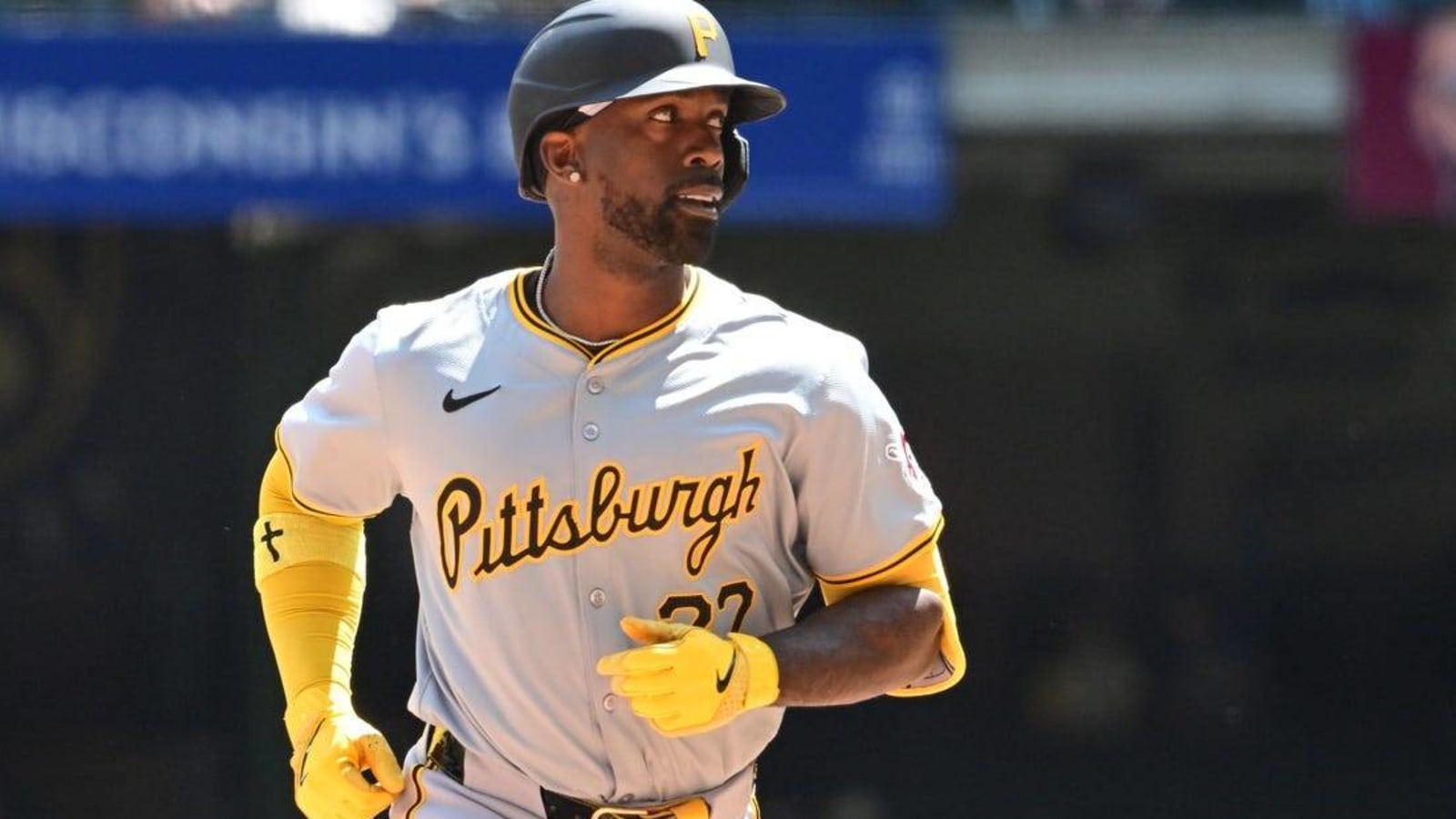 Pirates&#39; Andrew McCutchen aims to stay hot vs. Cubs
