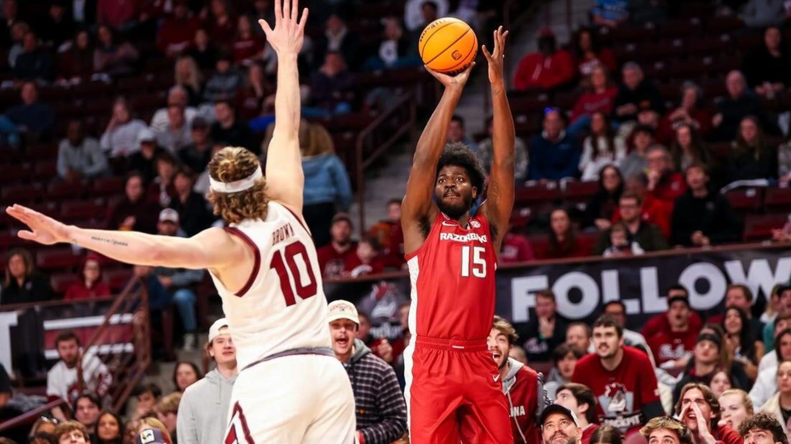 Arkansas gets first road win by holding off South Carolina