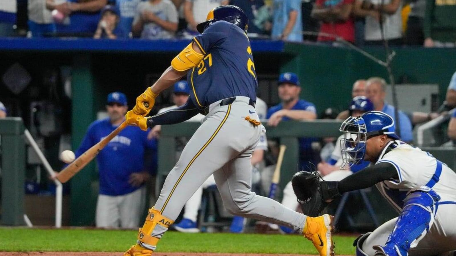 Willy Adames the hero as Brewers clip Royals