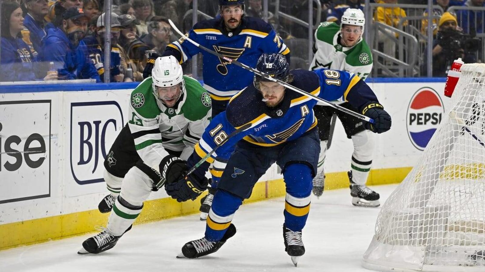 Blues continue to roll, hang on vs. Stars