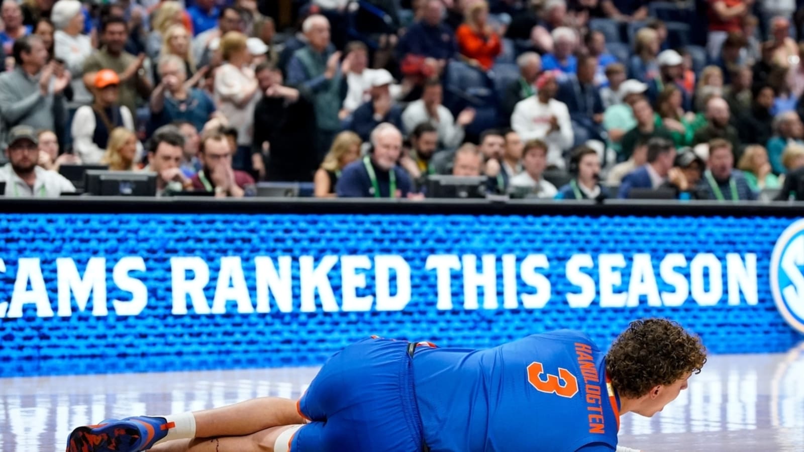 Florida C Micah Handlogten to return from broken leg