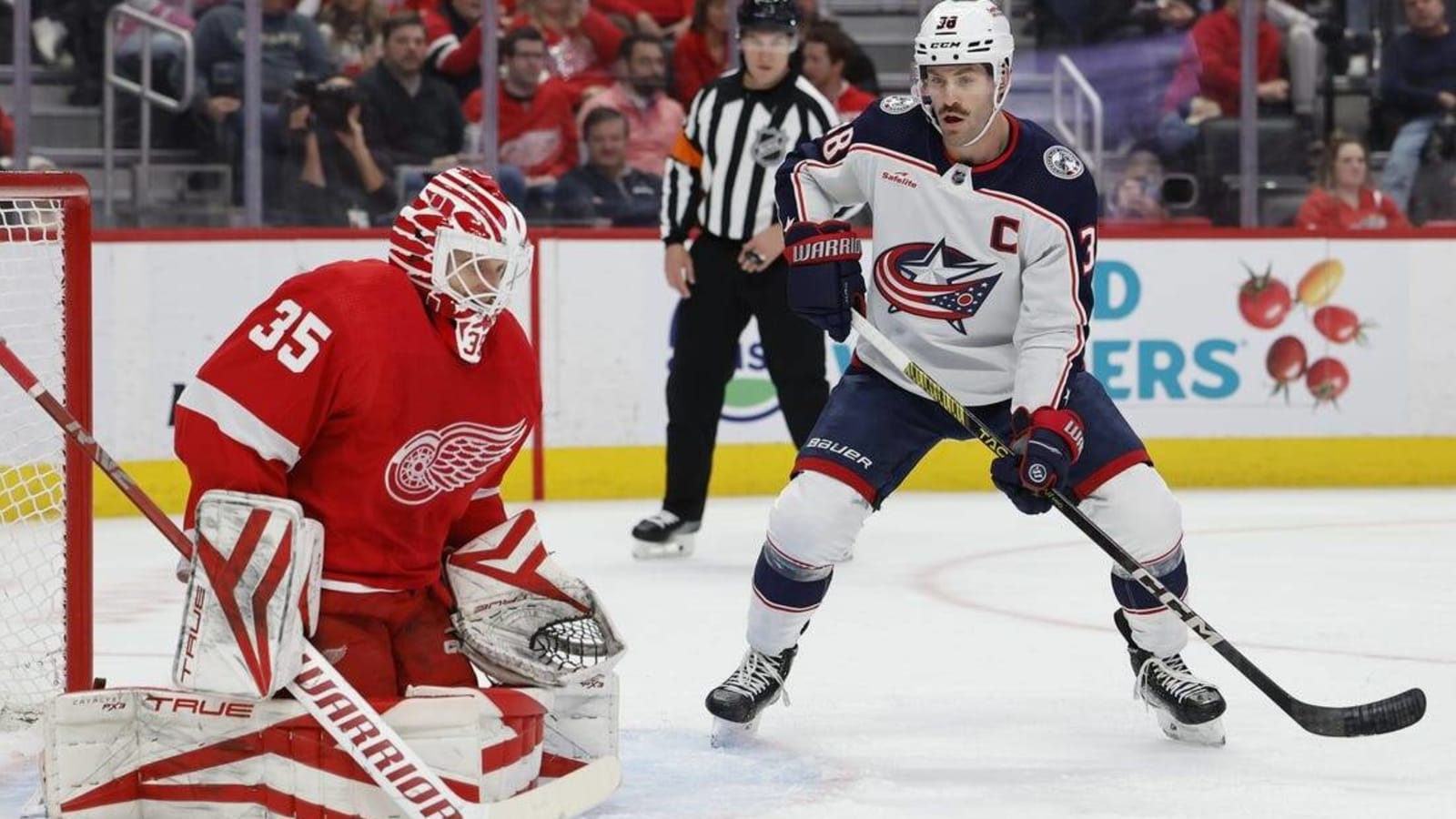 Daniel Sprong powers Red Wings past Blue Jackets