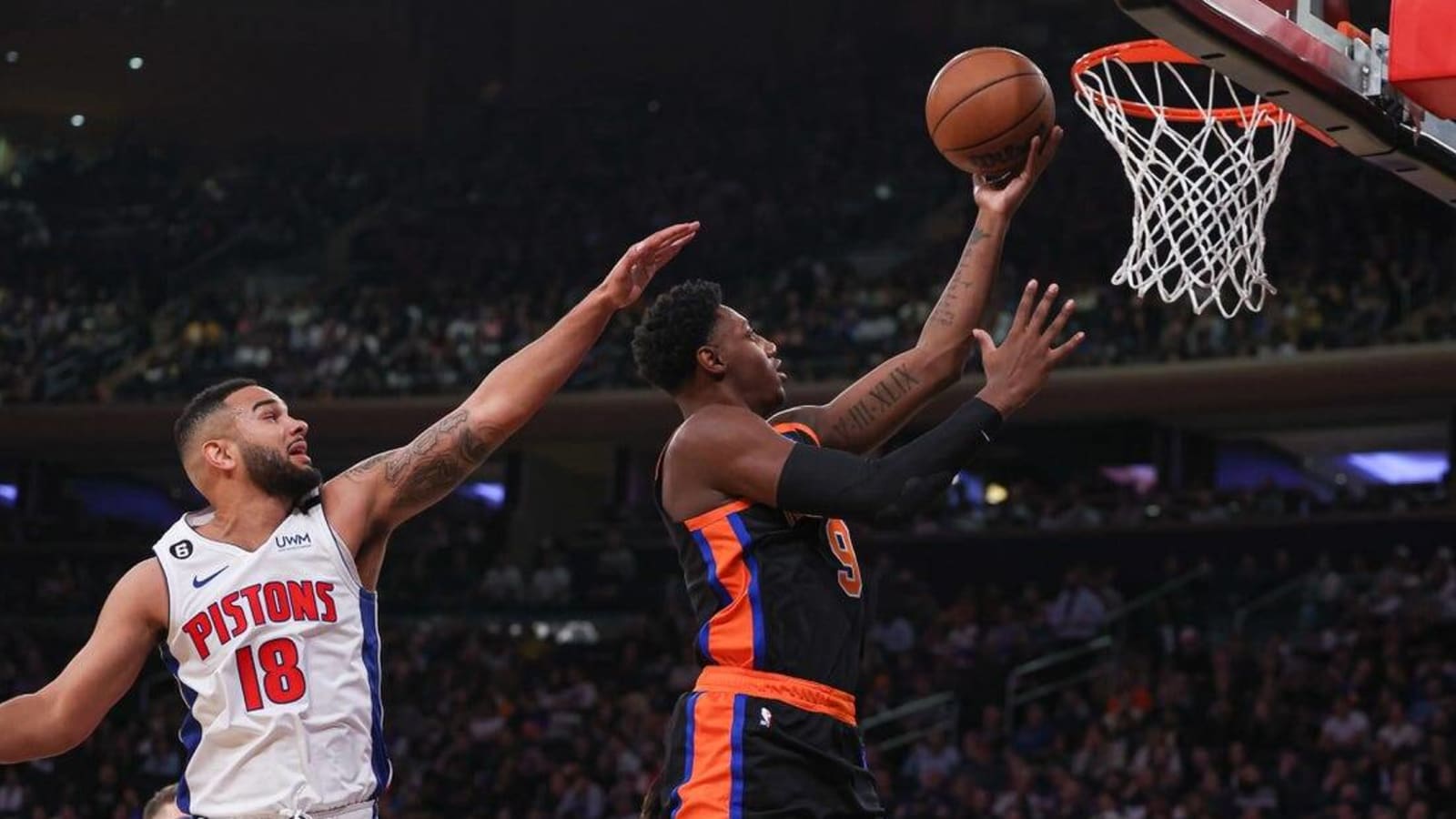 RJ Barrett goes for 30 as Knicks hold on to beat Pistons