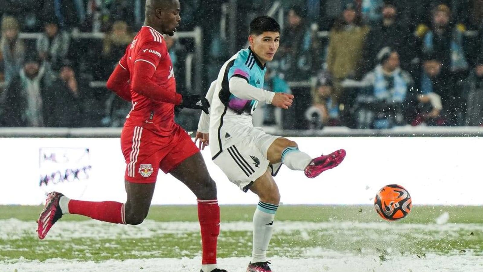 Loons, Red Bulls draw in frosty Minnesota home opener