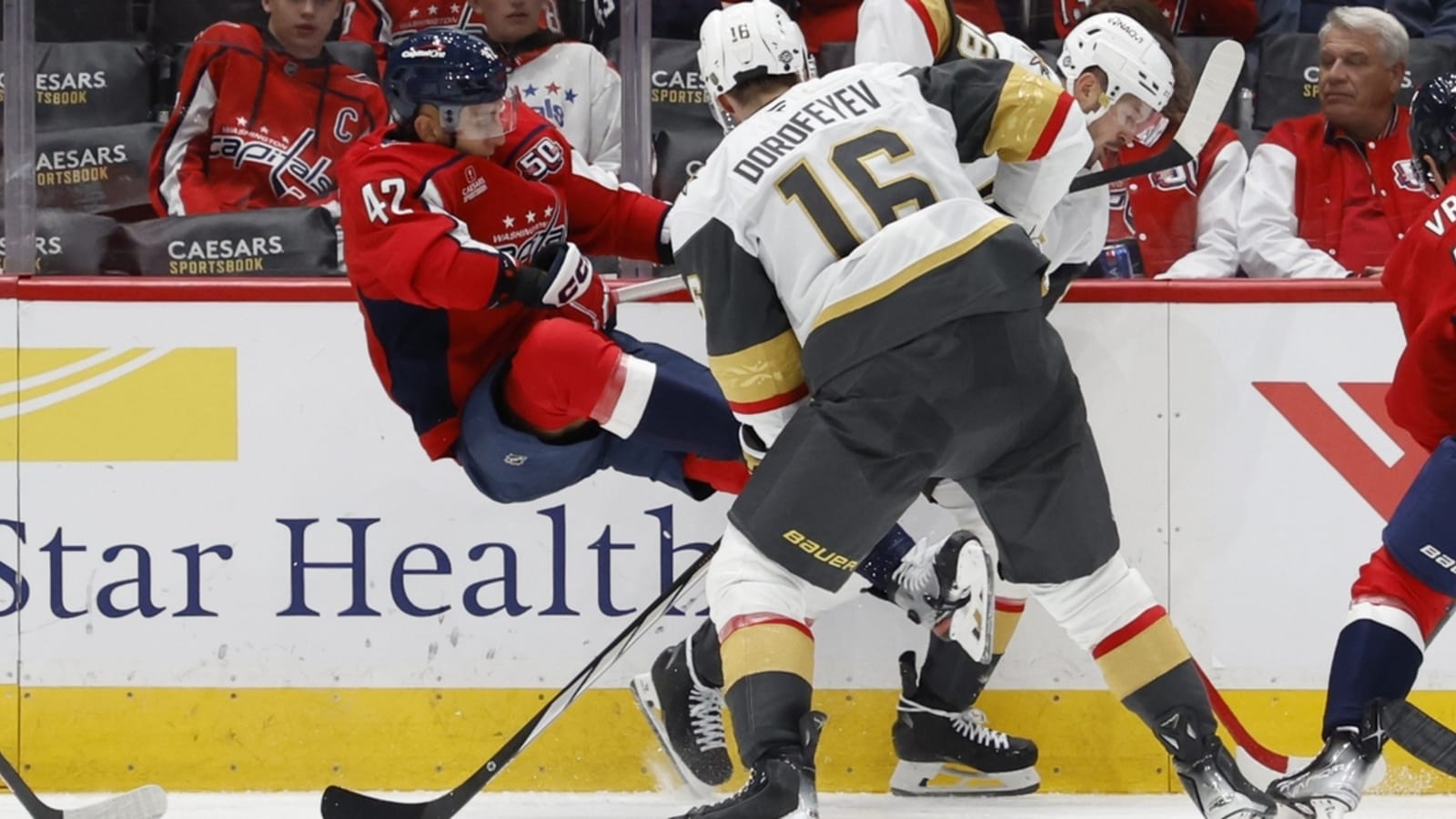 Capitals&#39; Alex Ovechkin hits 700 assists in win over Knights