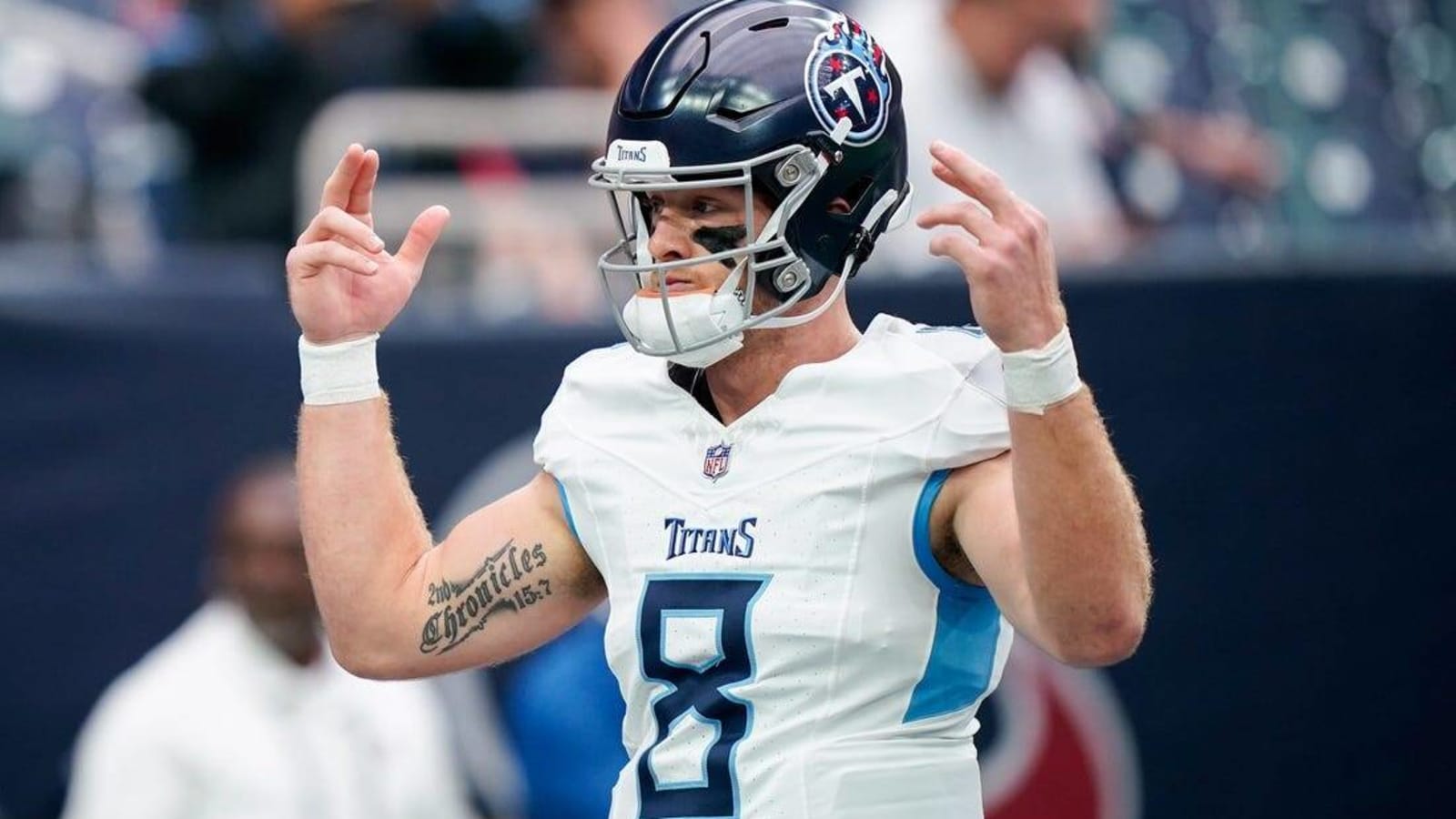 Titans rookie QB Will Levis carted off vs. Texans