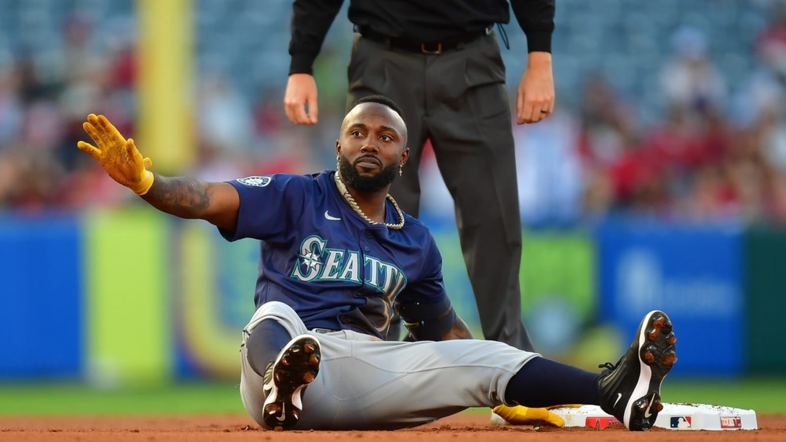 Mariners defeat Cardinals to extend win streak