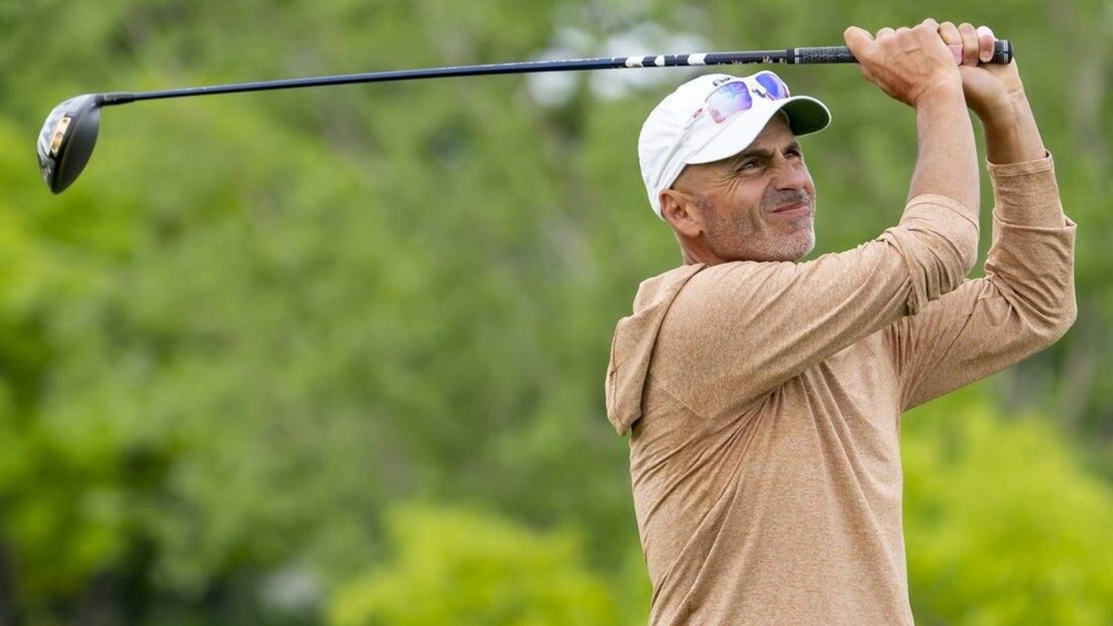 Rocco Mediate (65) grabs lead at SAS Championship