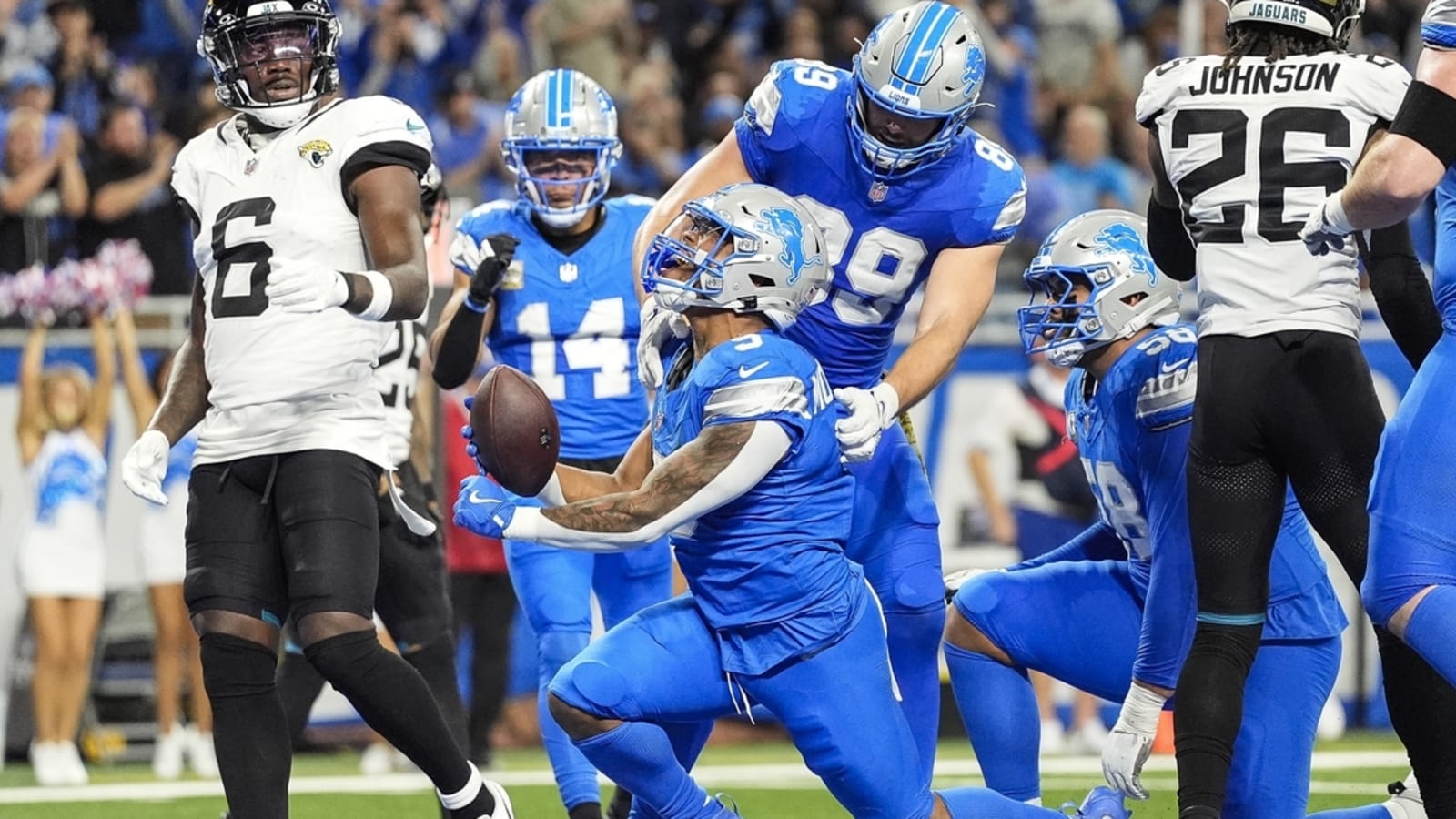 Lions steamroll Jaguars 52-6 for eighth straight victory