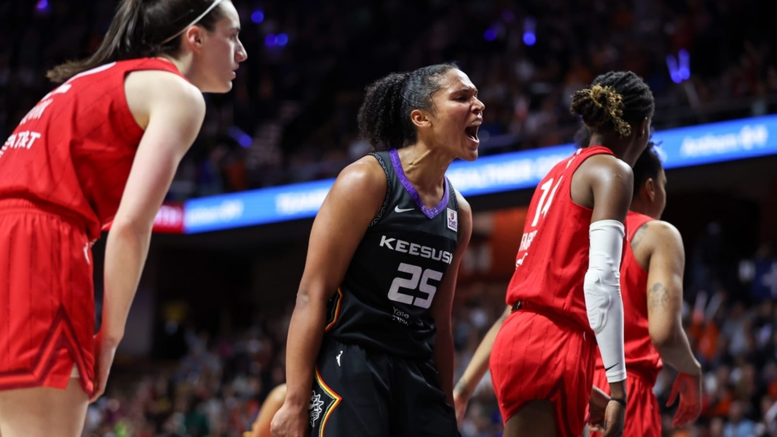 Sun use late 3s to eliminate Caitlin Clark, Fever