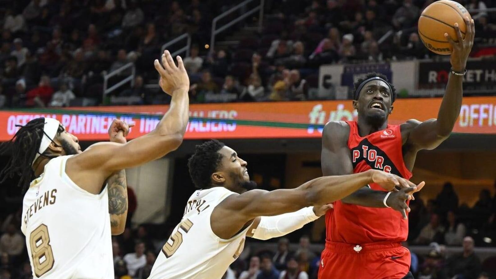 O.G. Anunoby, Pascal Siakam each score 26 as Raptors beat Cavs