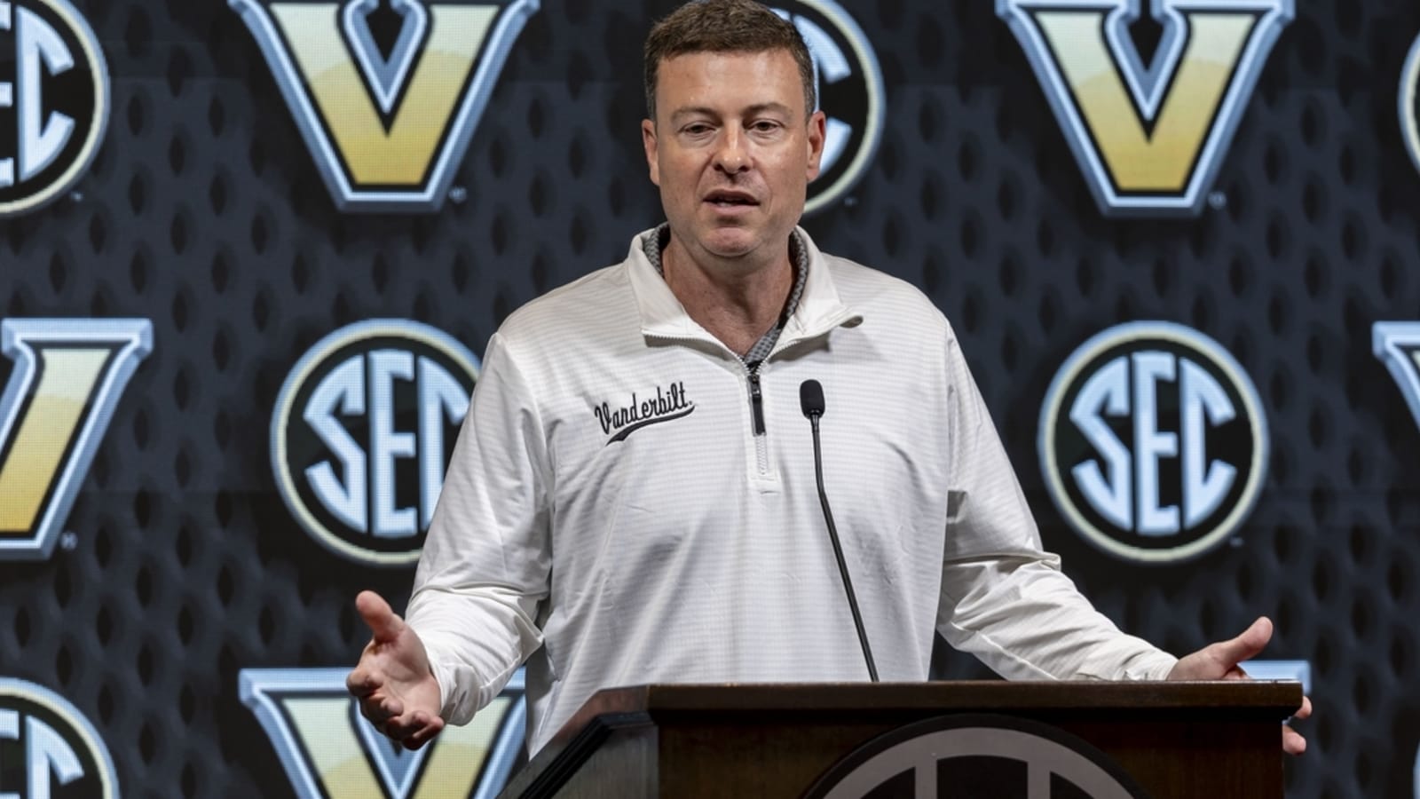 Vanderbilt overpowers UMES in coach Mark Byington&#39;s debut