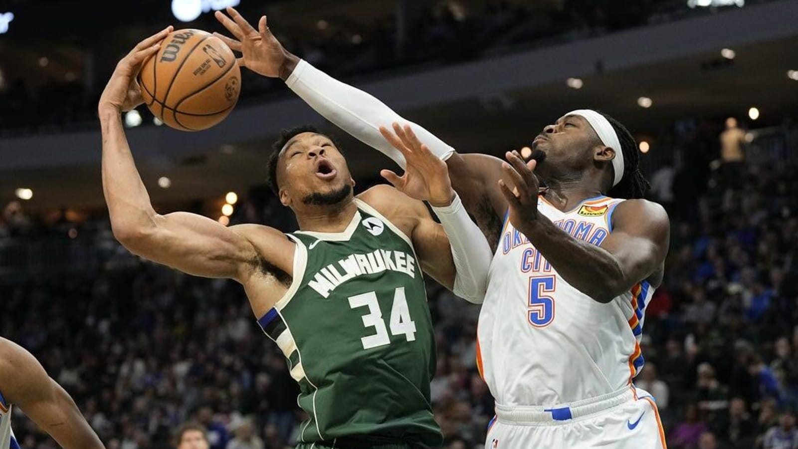 Giannis Antetokounmpo powers Bucks past Thunder