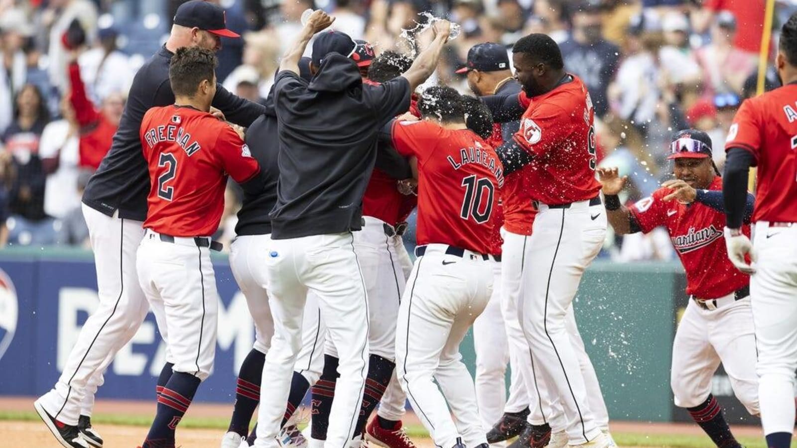 Guardians walk off on Yankees with 3-run 10th