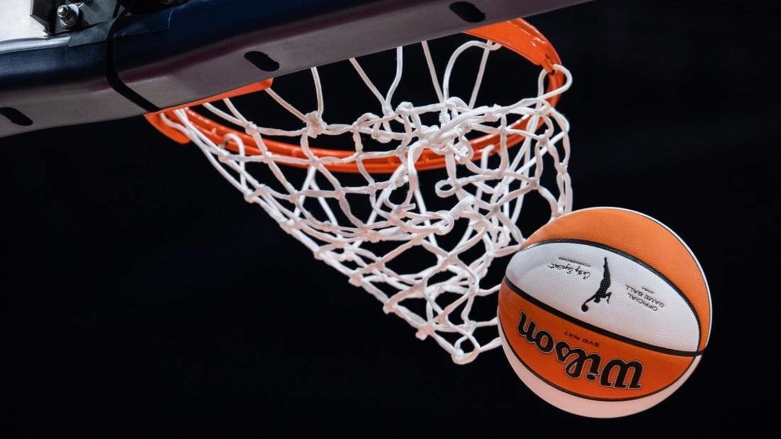 Mercury get first victory, against winless Lynx