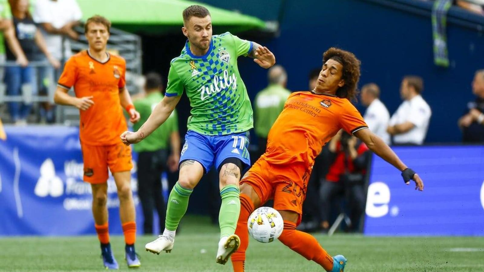 Nouhou lifts Sounders over Dynamo