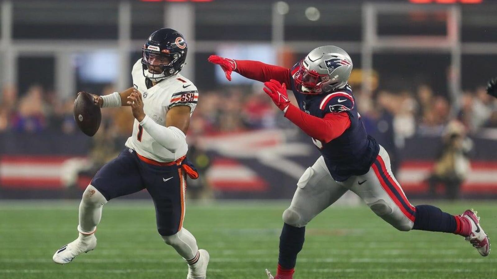 Justin Fields, Bears run over Patriots to snap skid
