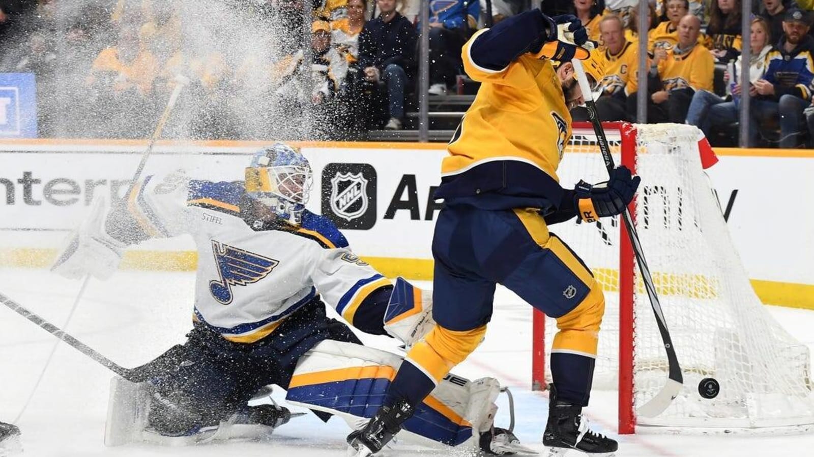 Filip Forsberg helps Predators top Blues to end skid