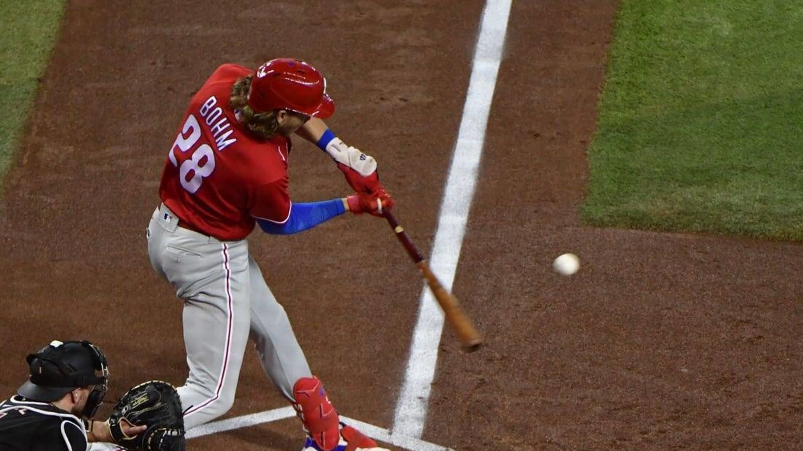 Phillies end losing streak in big way, demolish D-backs 18-2