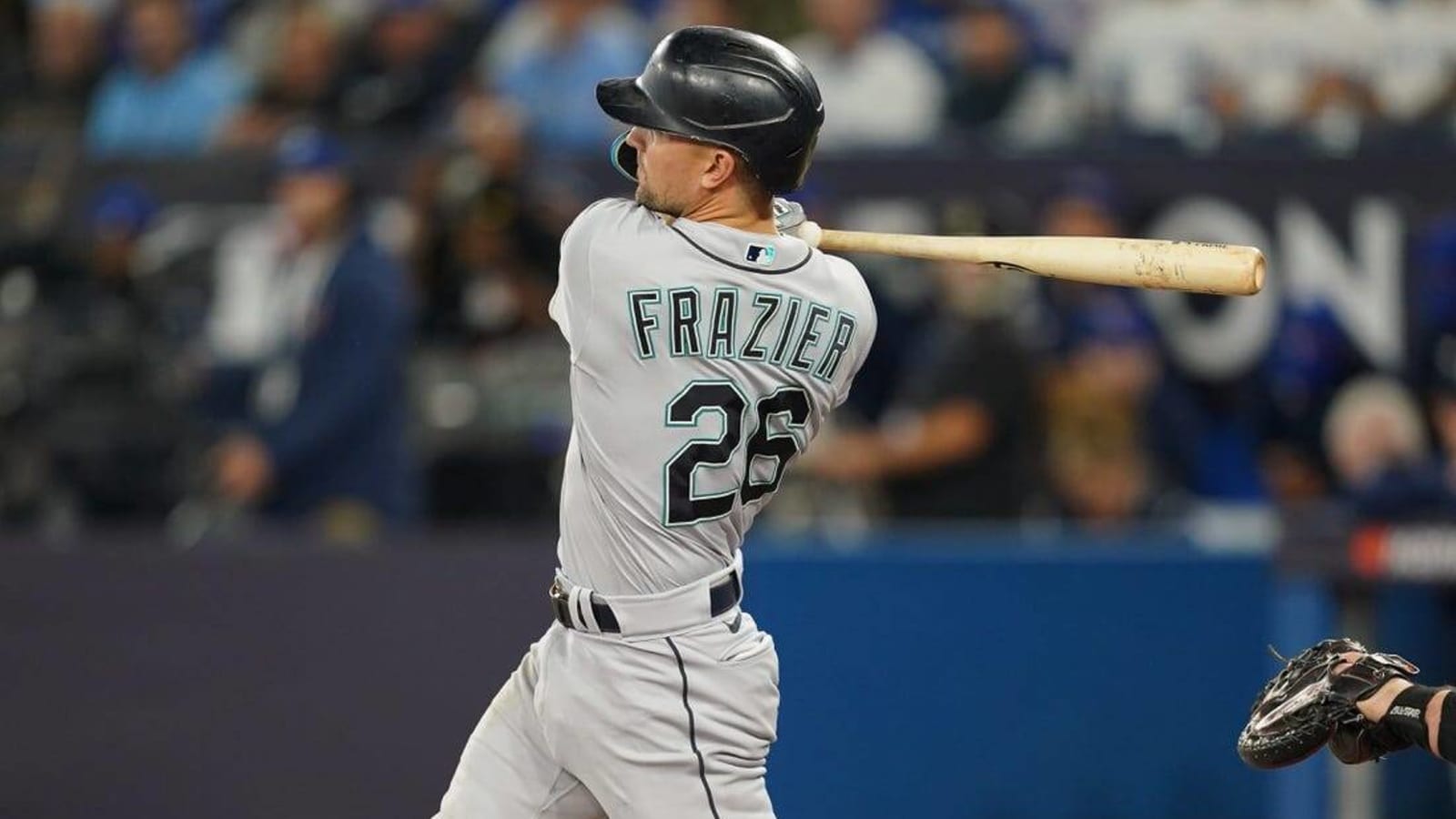 Orioles land 2B/OF Adam Frazier on one-year deal