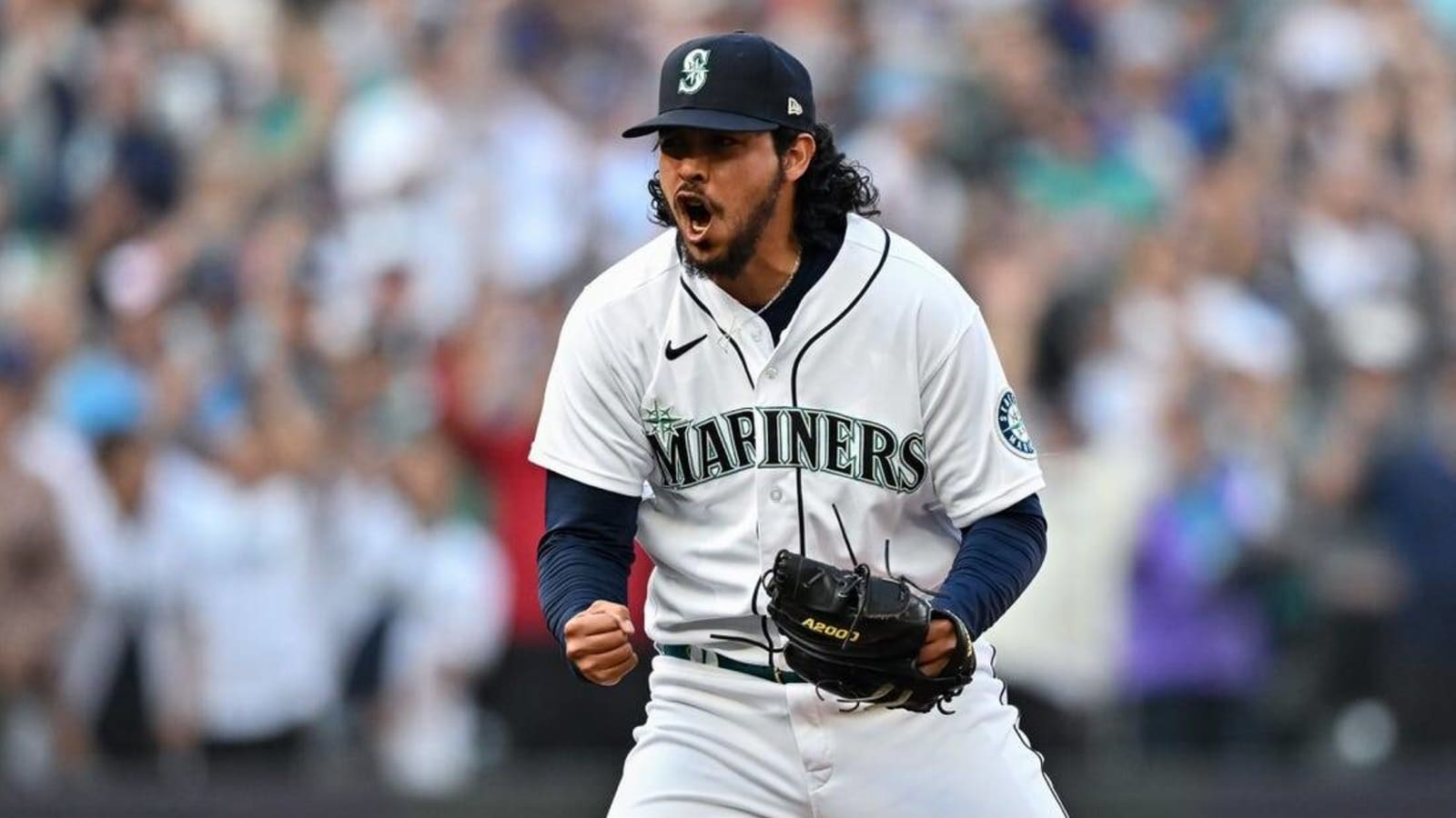 Mariners place 1B Evan White, RHP Andres Munoz on IL