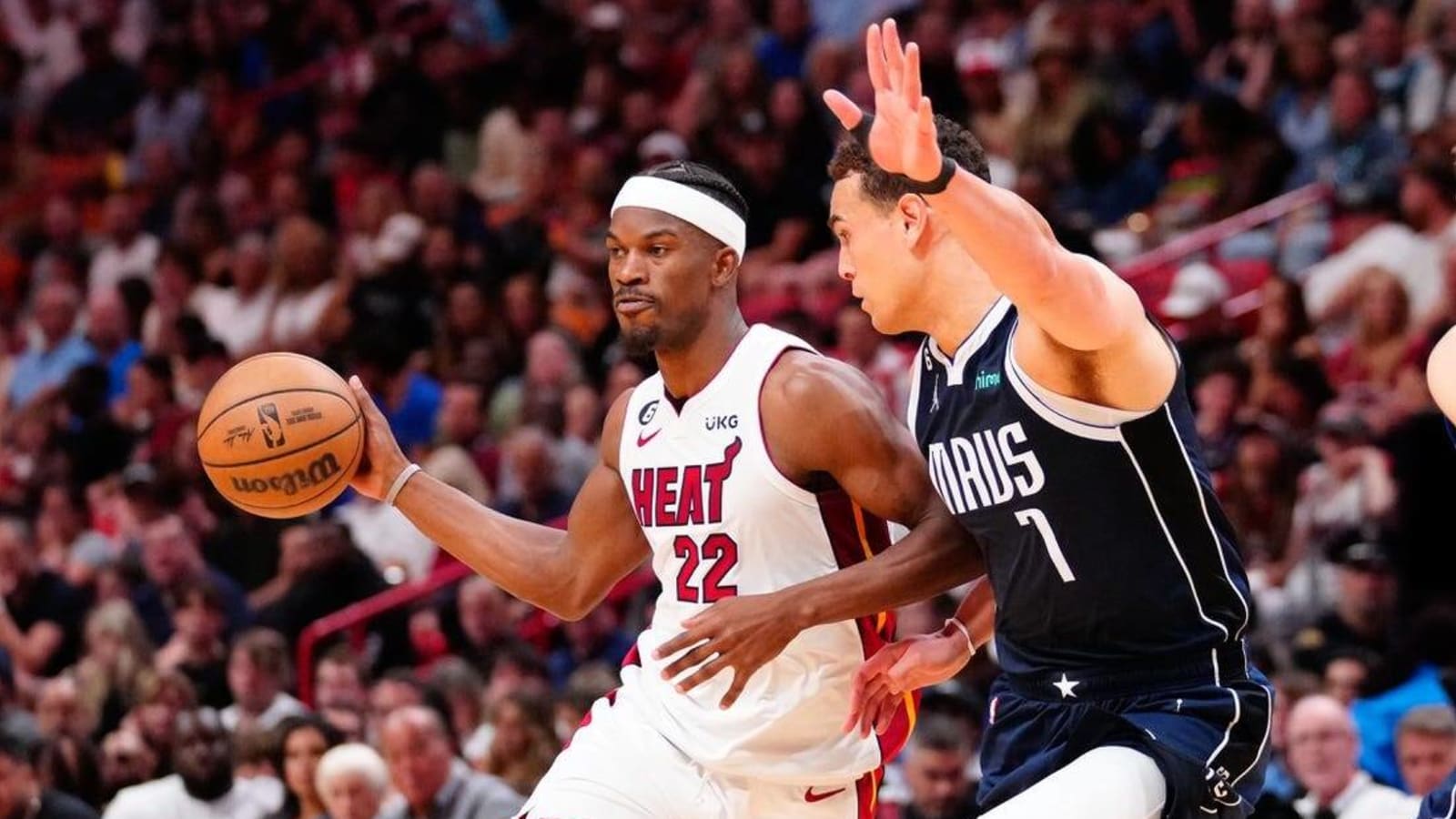 Jimmy Butler posts double-double as Heat hand Mavs another loss