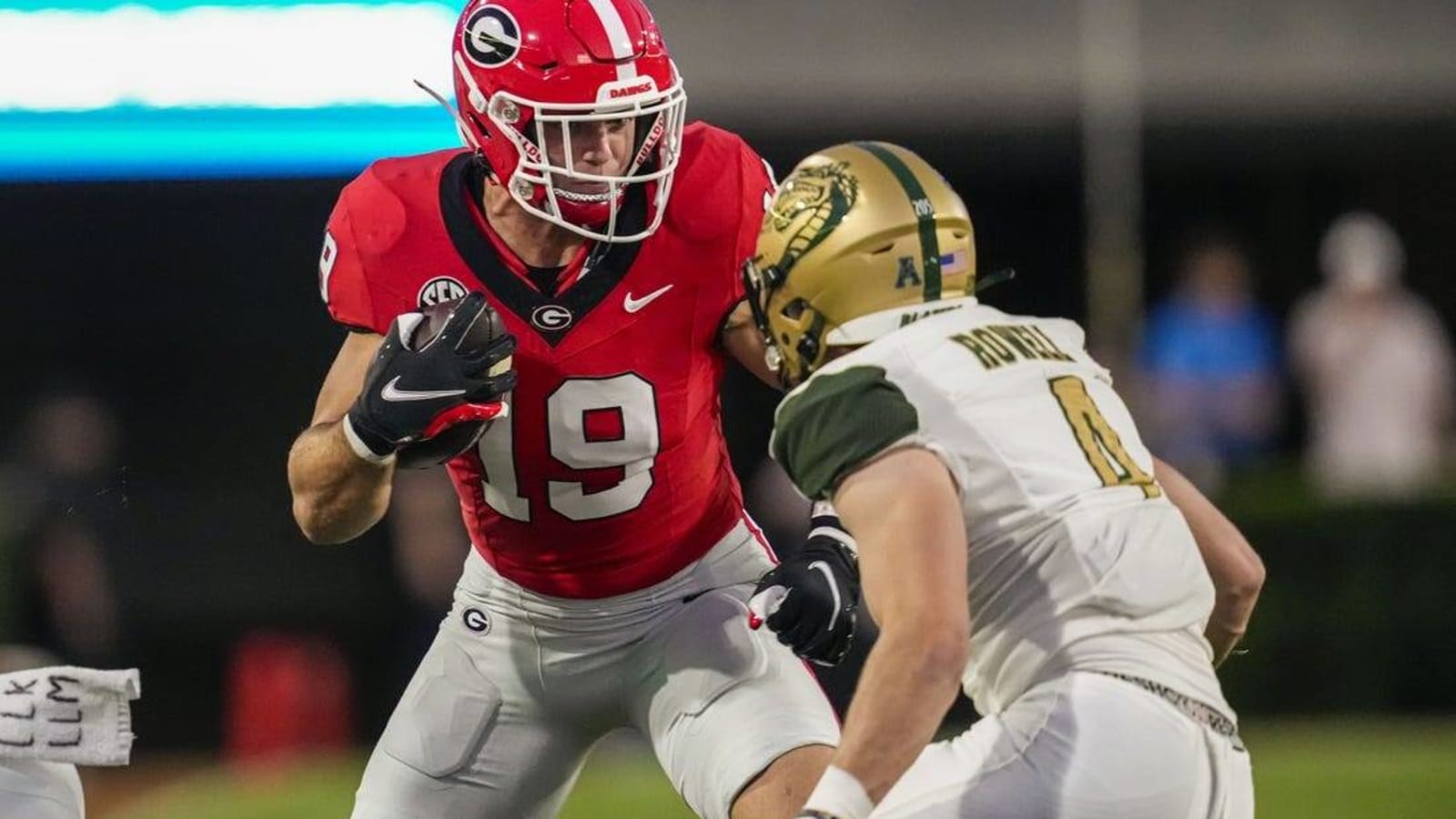 Carson Beck accounts for four TDs as No. 1 Georgia rolls past UAB