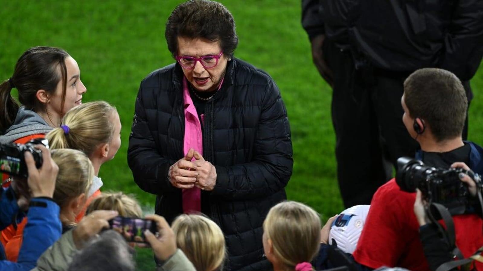 Billie Jean King urges Wimbledon to end player bans