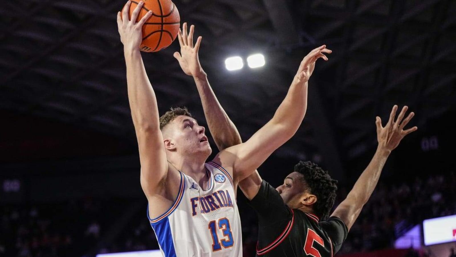 Will Richard paces Florida with 24 points in win at Georgia