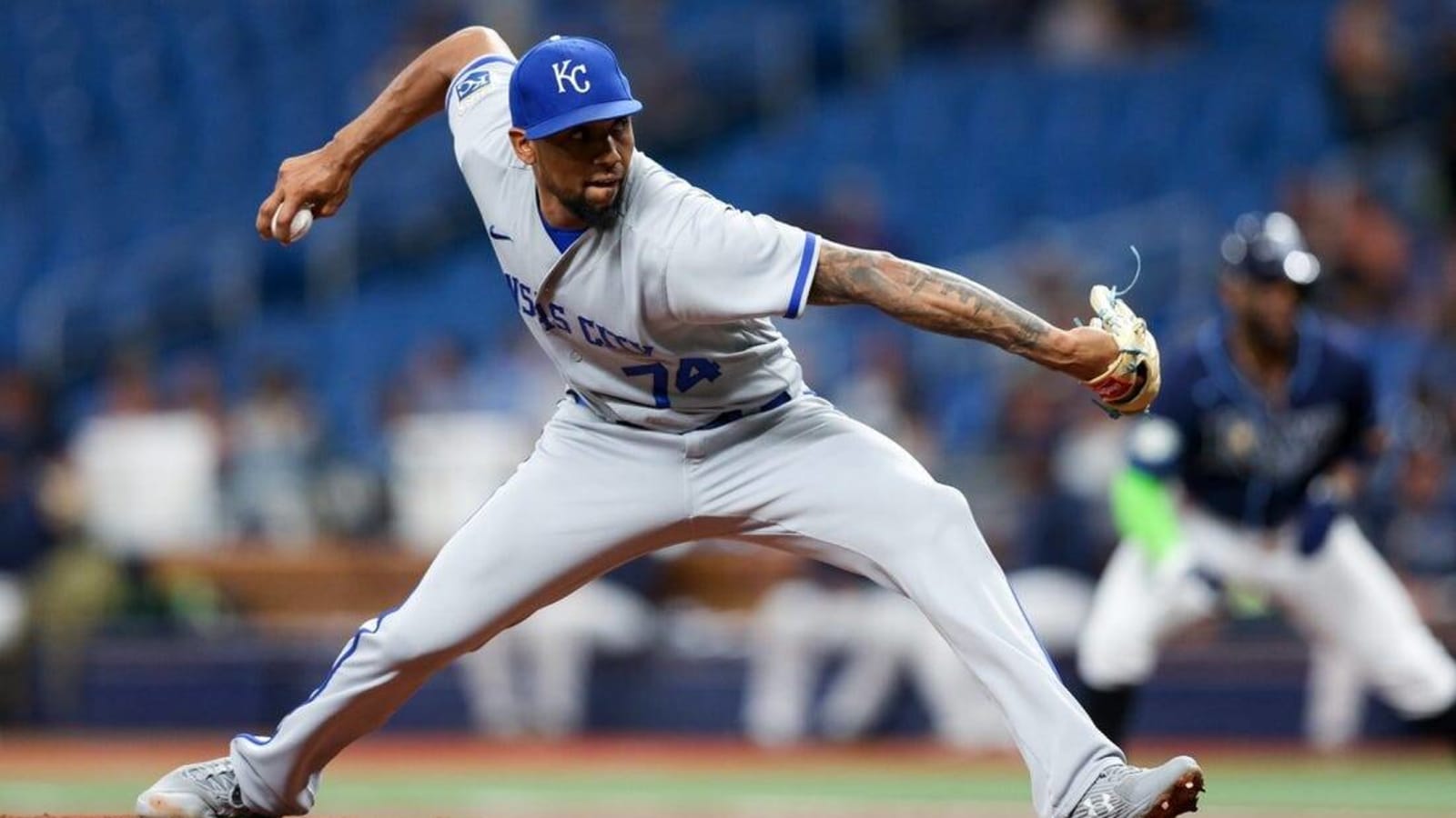 Royals eke out win over Rays with run in ninth