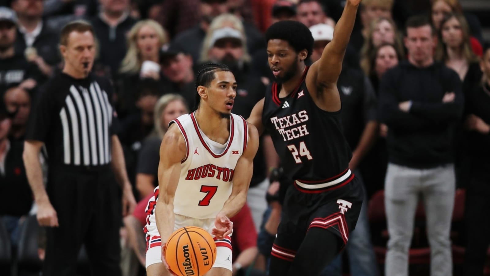 Milos Uzan drills late 3 to lift No. 4 Houston over No. 10 Texas Tech