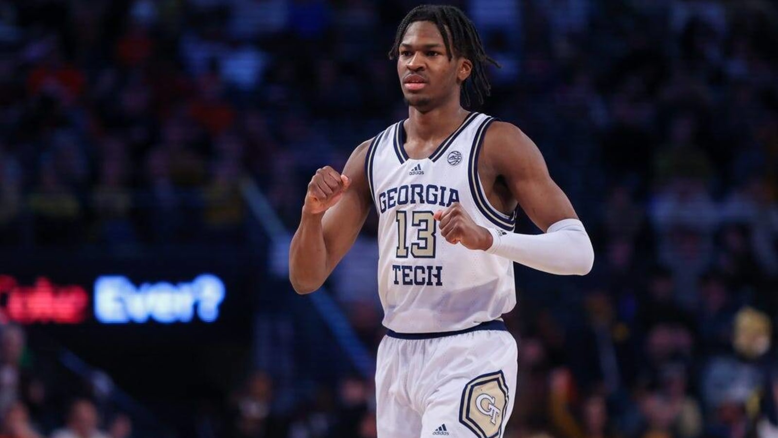 Transfer Miles Kelly commits to Auburn