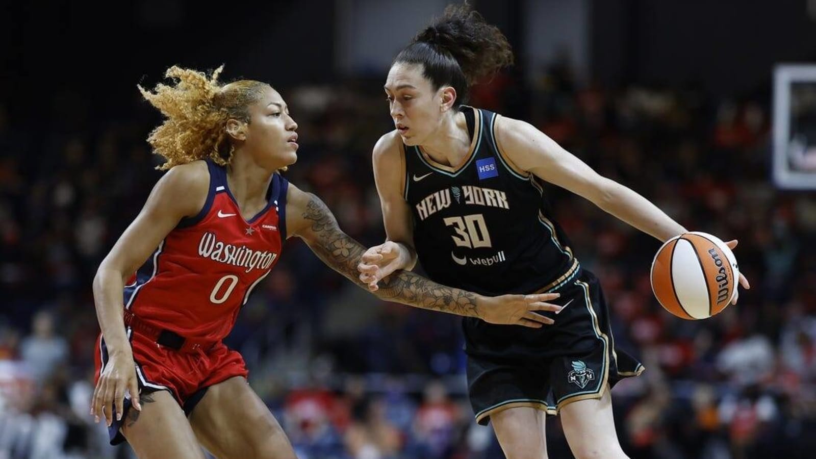 Breanna Stewart guides powerful Liberty against Lynx